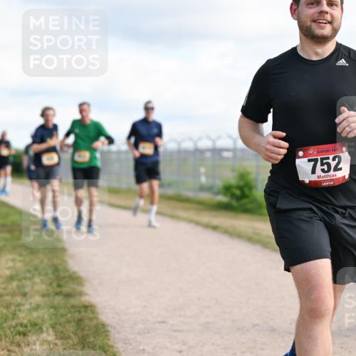 14.09.2025 - Airport Race Dr. Thomas Lammeyer http://msf.ph/oto/8875012 14.09.2025 12:19:45 Laufen 752 meine-sportfotos.de