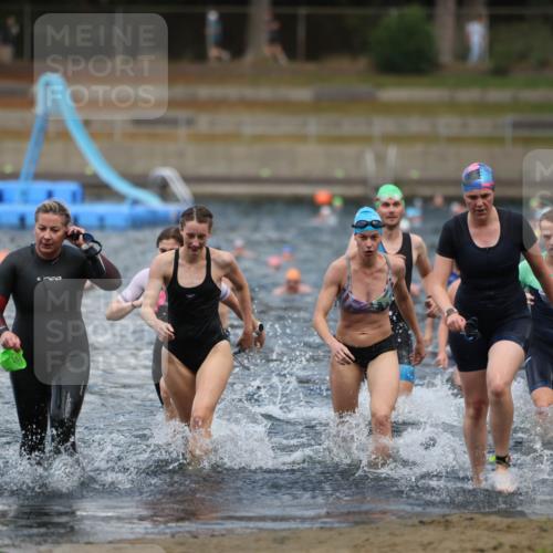 14.09.2025 - Stadtparktriathlon Michael Strokosch http://msf.ph/oto/8875028 14.09.2025 12:53:03 Schwimmen 1430, 1431, 1438, 1448, 1460, 1472, 1508 meine-sportfotos.de