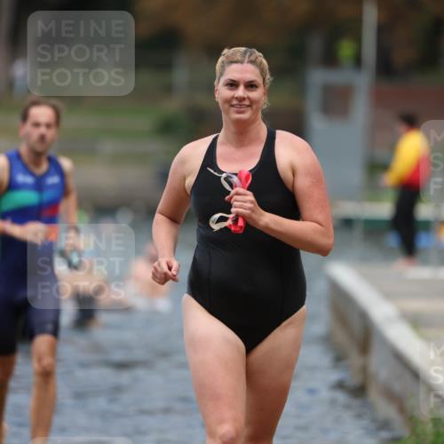 14.09.2025 - Stadtparktriathlon Michael Strokosch http://msf.ph/oto/8875076 14.09.2025 12:53:16 Schwimmen 1463, 1468, 1496, 1517 meine-sportfotos.de