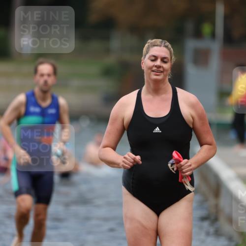 14.09.2025 - Stadtparktriathlon Michael Strokosch http://msf.ph/oto/8875078 14.09.2025 12:53:16 Schwimmen 1463, 1468, 1496, 1517 meine-sportfotos.de