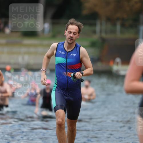 14.09.2025 - Stadtparktriathlon Michael Strokosch http://msf.ph/oto/8875081 14.09.2025 12:53:17 Schwimmen 1451, 1463, 1468, 1496, 1517 meine-sportfotos.de