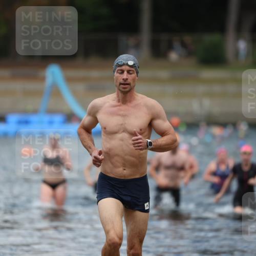 14.09.2025 - Stadtparktriathlon Michael Strokosch http://msf.ph/oto/8875090 14.09.2025 12:53:19 Schwimmen 1432, 1439, 1451, 1463, 1468, 1496, 1517 meine-sportfotos.de