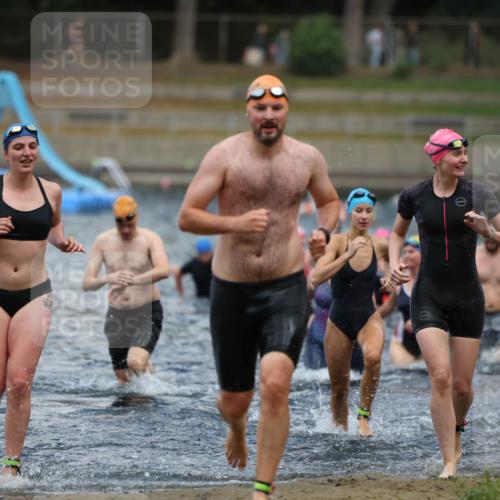 14.09.2025 - Stadtparktriathlon Michael Strokosch http://msf.ph/oto/8875108 14.09.2025 12:53:26 Schwimmen 1423, 1425, 1432, 1439, 1451, 1496, 1498, 1518 meine-sportfotos.de