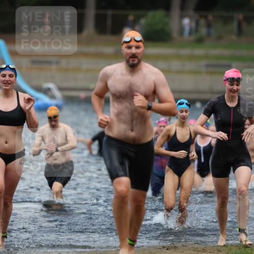 14.09.2025 - Stadtparktriathlon Michael Strokosch http://msf.ph/oto/8875109 14.09.2025 12:53:26 Schwimmen 1423, 1425, 1432, 1439, 1451, 1496, 1498, 1518 meine-sportfotos.de