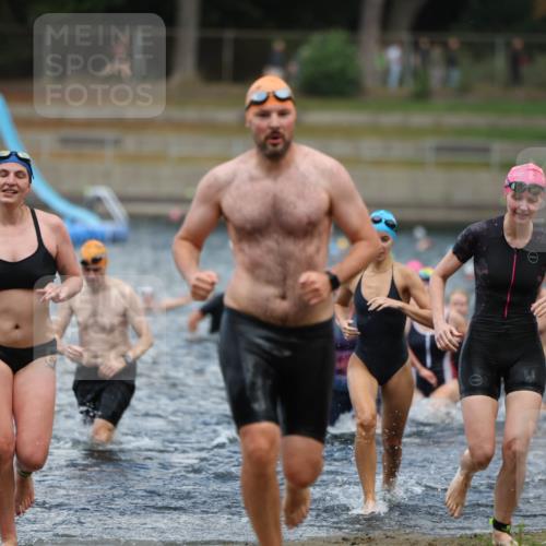 14.09.2025 - Stadtparktriathlon Michael Strokosch http://msf.ph/oto/8875111 14.09.2025 12:53:26 Schwimmen 1423, 1425, 1432, 1439, 1451, 1496, 1498, 1518 meine-sportfotos.de
