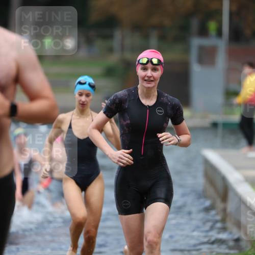 14.09.2025 - Stadtparktriathlon Michael Strokosch http://msf.ph/oto/8875121 14.09.2025 12:53:28 Schwimmen 1423, 1425, 1427, 1432, 1439, 1451, 1496, 1498, 1518 meine-sportfotos.de