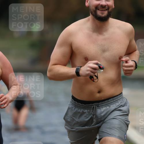 14.09.2025 - Stadtparktriathlon Michael Strokosch http://msf.ph/oto/8875158 14.09.2025 12:53:37 Schwimmen 1423, 1425, 1427, 1436, 1450, 1453, 1497, 1518 meine-sportfotos.de