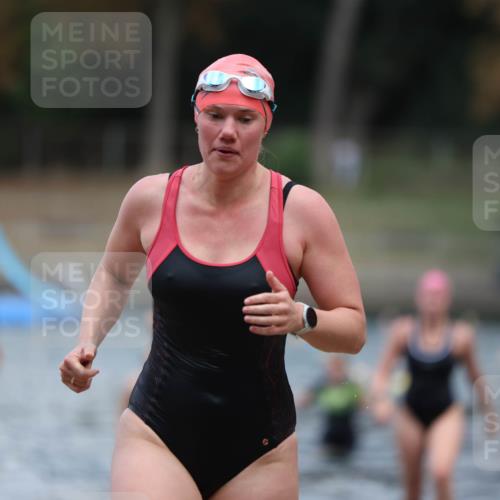 14.09.2025 - Stadtparktriathlon Michael Strokosch http://msf.ph/oto/8875173 14.09.2025 12:53:42 Schwimmen 1427, 1436, 1450, 1453, 1467, 1497 meine-sportfotos.de