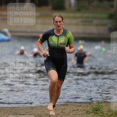 14.09.2025 - Stadtparktriathlon Michael Strokosch http://msf.ph/oto/8875210 14.09.2025 12:53:54 Schwimmen 1456, 1467 meine-sportfotos.de