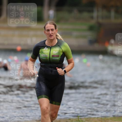 14.09.2025 - Stadtparktriathlon Michael Strokosch http://msf.ph/oto/8875215 14.09.2025 12:53:55 Schwimmen 1456, 1467 meine-sportfotos.de