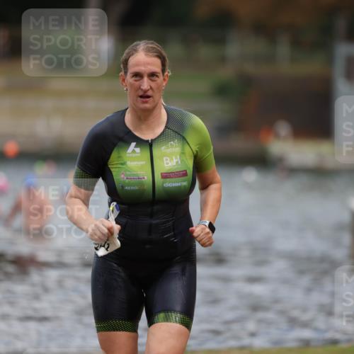 14.09.2025 - Stadtparktriathlon Michael Strokosch http://msf.ph/oto/8875220 14.09.2025 12:53:55 Schwimmen 1456, 1467 meine-sportfotos.de