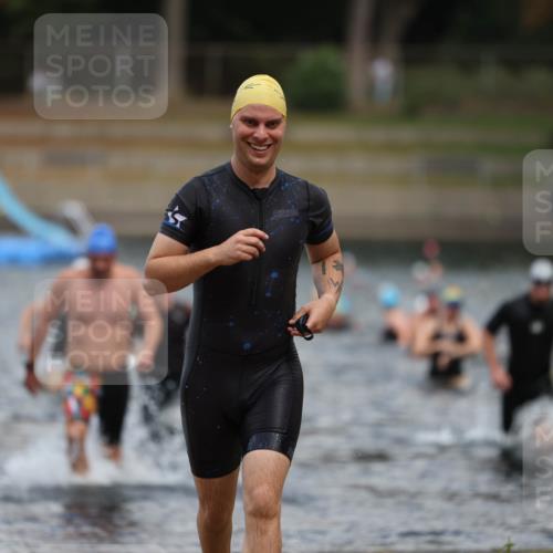 14.09.2025 - Stadtparktriathlon Michael Strokosch http://msf.ph/oto/8875228 14.09.2025 12:54:08 Schwimmen 1473, 1476, 1480, 1515 meine-sportfotos.de
