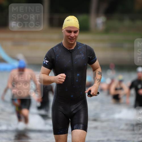14.09.2025 - Stadtparktriathlon Michael Strokosch http://msf.ph/oto/8875231 14.09.2025 12:54:09 Schwimmen 1473, 1476, 1480, 1515 meine-sportfotos.de