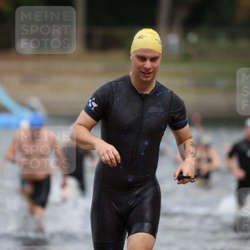 14.09.2025 - Stadtparktriathlon Michael Strokosch http://msf.ph/oto/8875233 14.09.2025 12:54:09 Schwimmen 1473, 1476, 1480, 1515 meine-sportfotos.de