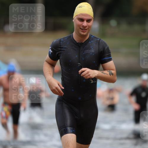14.09.2025 - Stadtparktriathlon Michael Strokosch http://msf.ph/oto/8875235 14.09.2025 12:54:09 Schwimmen 1473, 1476, 1480, 1515 meine-sportfotos.de