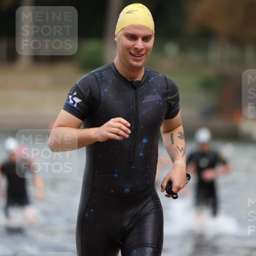 14.09.2025 - Stadtparktriathlon Michael Strokosch http://msf.ph/oto/8875237 14.09.2025 12:54:10 Schwimmen 1473, 1476, 1480, 1506, 1515 meine-sportfotos.de