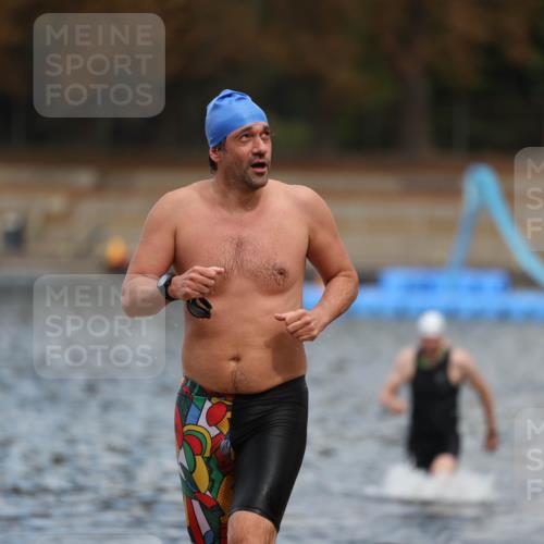 14.09.2025 - Stadtparktriathlon Michael Strokosch http://msf.ph/oto/8875241 14.09.2025 12:54:14 Schwimmen 1462, 1473, 1480, 1506, 1515 meine-sportfotos.de
