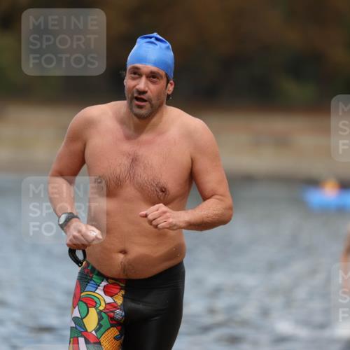 14.09.2025 - Stadtparktriathlon Michael Strokosch http://msf.ph/oto/8875249 14.09.2025 12:54:15 Schwimmen 1462, 1473, 1480, 1506, 1515 meine-sportfotos.de