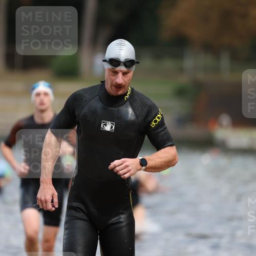 14.09.2025 - Stadtparktriathlon Michael Strokosch http://msf.ph/oto/8875251 14.09.2025 12:54:16 Schwimmen 1462, 1473, 1480, 1506, 1515 meine-sportfotos.de