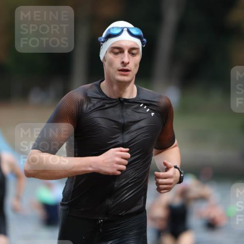 14.09.2025 - Stadtparktriathlon Michael Strokosch http://msf.ph/oto/8875257 14.09.2025 12:54:19 Schwimmen 1462, 1473, 1480, 1506, 1515 meine-sportfotos.de