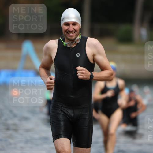 14.09.2025 - Stadtparktriathlon Michael Strokosch http://msf.ph/oto/8875268 14.09.2025 12:54:22 Schwimmen 1462, 1484, 1506, 1515 meine-sportfotos.de