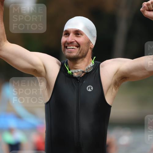 14.09.2025 - Stadtparktriathlon Michael Strokosch http://msf.ph/oto/8875277 14.09.2025 12:54:23 Schwimmen 1462, 1484, 1506 meine-sportfotos.de
