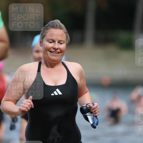 14.09.2025 - Stadtparktriathlon Michael Strokosch http://msf.ph/oto/8875319 14.09.2025 12:54:39 Schwimmen 1434, 1437, 1447, 1465, 1471, 1507, 1519 meine-sportfotos.de