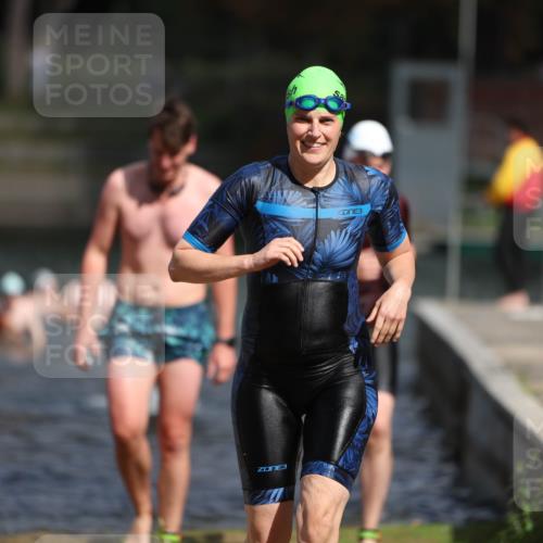 14.09.2025 - Stadtparktriathlon Michael Strokosch http://msf.ph/oto/8875358 14.09.2025 12:54:54 Schwimmen 1435, 1454, 1481, 1493, 1501 meine-sportfotos.de