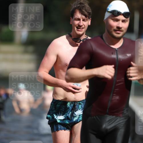 14.09.2025 - Stadtparktriathlon Michael Strokosch http://msf.ph/oto/8875369 14.09.2025 12:54:57 Schwimmen 1435, 1454, 1481, 1493, 1501 meine-sportfotos.de