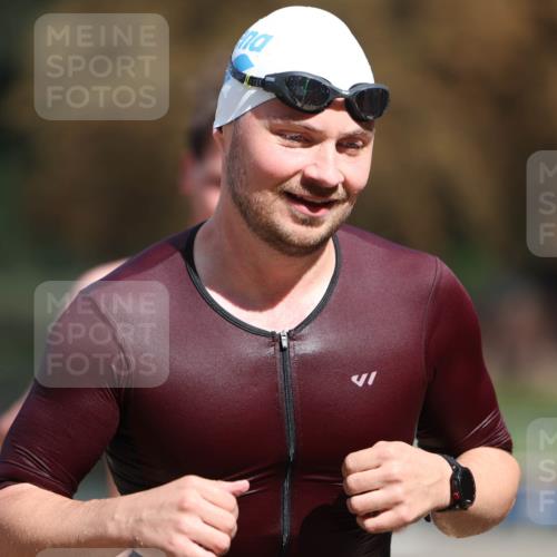 14.09.2025 - Stadtparktriathlon Michael Strokosch http://msf.ph/oto/8875373 14.09.2025 12:54:58 Schwimmen 1435, 1454, 1481, 1493, 1501 meine-sportfotos.de