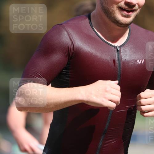 14.09.2025 - Stadtparktriathlon Michael Strokosch http://msf.ph/oto/8875375 14.09.2025 12:54:58 Schwimmen 1435, 1454, 1481, 1493, 1501 meine-sportfotos.de