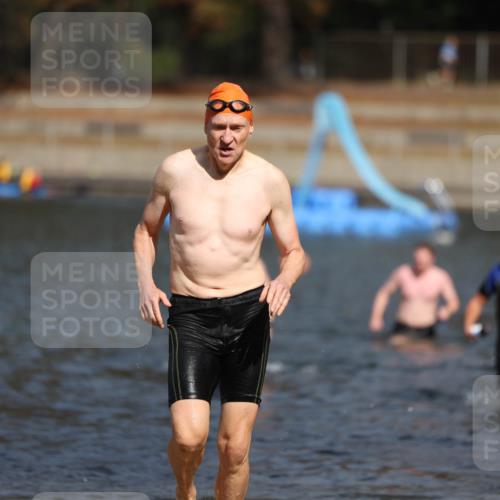 14.09.2025 - Stadtparktriathlon Michael Strokosch http://msf.ph/oto/8875379 14.09.2025 12:55:02 Schwimmen 1435, 1481, 1490, 1505 meine-sportfotos.de