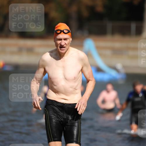 14.09.2025 - Stadtparktriathlon Michael Strokosch http://msf.ph/oto/8875385 14.09.2025 12:55:03 Schwimmen 1477, 1481, 1490, 1505 meine-sportfotos.de