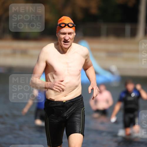 14.09.2025 - Stadtparktriathlon Michael Strokosch http://msf.ph/oto/8875387 14.09.2025 12:55:03 Schwimmen 1477, 1481, 1490, 1505 meine-sportfotos.de