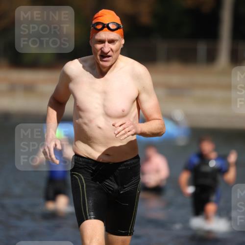 14.09.2025 - Stadtparktriathlon Michael Strokosch http://msf.ph/oto/8875388 14.09.2025 12:55:03 Schwimmen 1477, 1481, 1490, 1505 meine-sportfotos.de