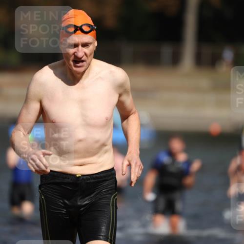 14.09.2025 - Stadtparktriathlon Michael Strokosch http://msf.ph/oto/8875391 14.09.2025 12:55:03 Schwimmen 1477, 1481, 1490, 1505 meine-sportfotos.de