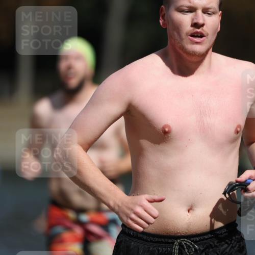 14.09.2025 - Stadtparktriathlon Michael Strokosch http://msf.ph/oto/8875428 14.09.2025 12:55:20 Schwimmen 1455, 1474, 1483, 1487, 1488, 1489 meine-sportfotos.de