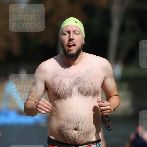 14.09.2025 - Stadtparktriathlon Michael Strokosch http://msf.ph/oto/8875431 14.09.2025 12:55:21 Schwimmen 1455, 1474, 1483, 1487, 1488 meine-sportfotos.de