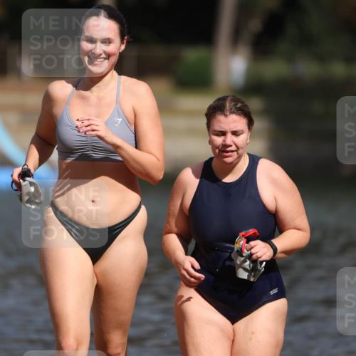 14.09.2025 - Stadtparktriathlon Michael Strokosch http://msf.ph/oto/8875462 14.09.2025 12:55:30 Schwimmen 1455, 1474, 1488 meine-sportfotos.de