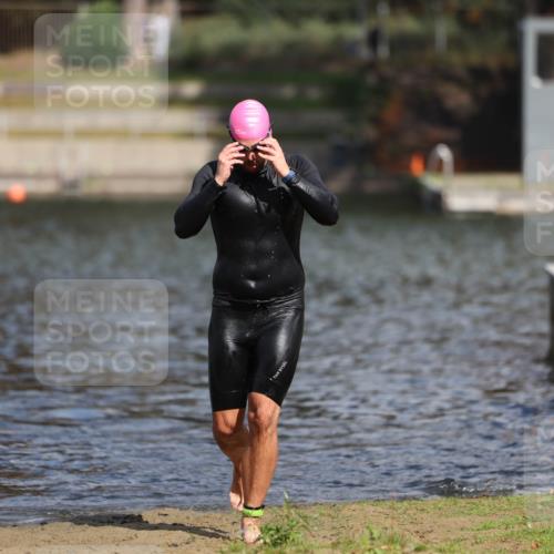 14.09.2025 - Stadtparktriathlon Michael Strokosch http://msf.ph/oto/8875482 14.09.2025 12:56:12 Schwimmen 1520 meine-sportfotos.de