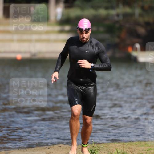 14.09.2025 - Stadtparktriathlon Michael Strokosch http://msf.ph/oto/8875484 14.09.2025 12:56:12 Schwimmen 1520 meine-sportfotos.de