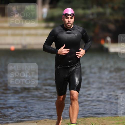14.09.2025 - Stadtparktriathlon Michael Strokosch http://msf.ph/oto/8875486 14.09.2025 12:56:13 Schwimmen 1520 meine-sportfotos.de