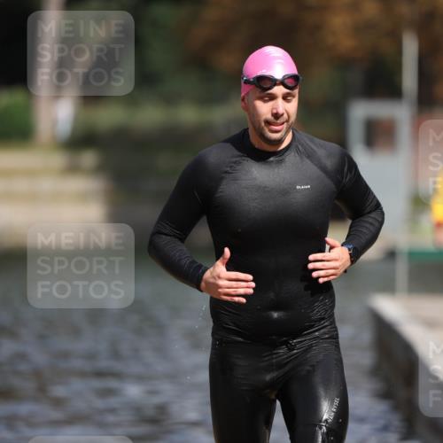 14.09.2025 - Stadtparktriathlon Michael Strokosch http://msf.ph/oto/8875494 14.09.2025 12:56:14 Schwimmen 1520 meine-sportfotos.de
