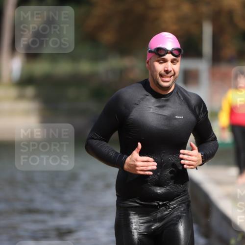 14.09.2025 - Stadtparktriathlon Michael Strokosch http://msf.ph/oto/8875495 14.09.2025 12:56:14 Schwimmen 1520 meine-sportfotos.de