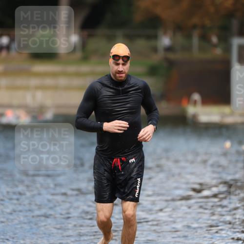 14.09.2025 - Stadtparktriathlon Michael Strokosch http://msf.ph/oto/8875511 14.09.2025 13:02:29 Schwimmen 1475 meine-sportfotos.de
