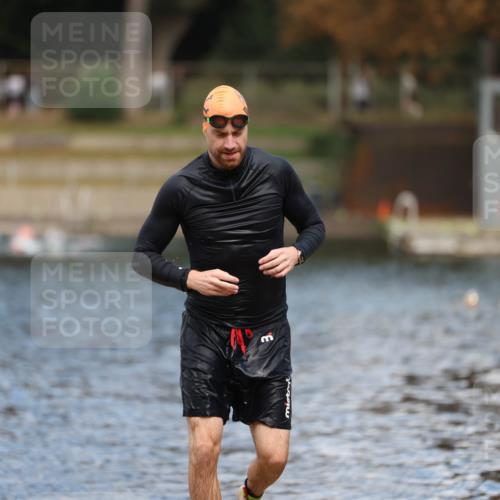 14.09.2025 - Stadtparktriathlon Michael Strokosch http://msf.ph/oto/8875512 14.09.2025 13:02:30 Schwimmen 1475 meine-sportfotos.de