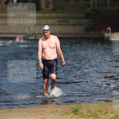 14.09.2025 - Stadtparktriathlon Michael Strokosch http://msf.ph/oto/8875528 14.09.2025 13:03:14 Schwimmen 1491 meine-sportfotos.de
