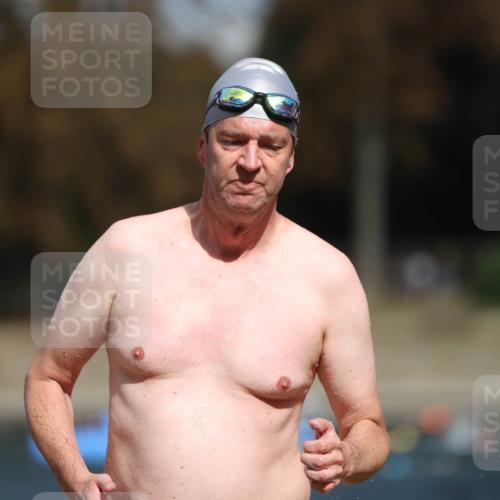 14.09.2025 - Stadtparktriathlon Michael Strokosch http://msf.ph/oto/8875546 14.09.2025 13:03:22 Schwimmen 1491 meine-sportfotos.de