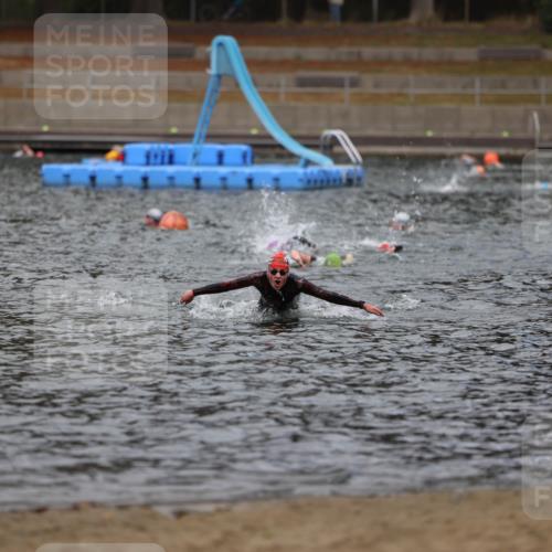 14.09.2025 - Stadtparktriathlon Michael Strokosch http://msf.ph/oto/8875551 14.09.2025 13:07:34 Schwimmen 1551 meine-sportfotos.de