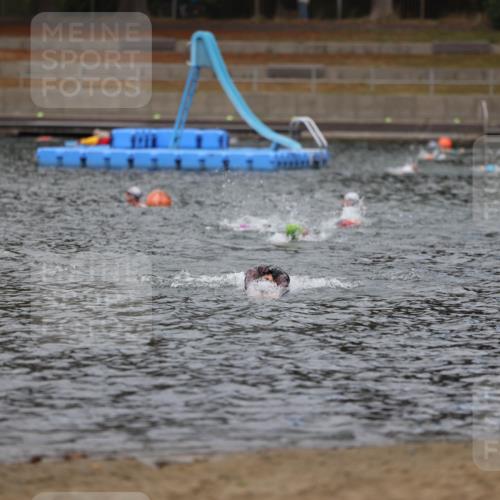 14.09.2025 - Stadtparktriathlon Michael Strokosch http://msf.ph/oto/8875552 14.09.2025 13:07:34 Schwimmen 1551 meine-sportfotos.de